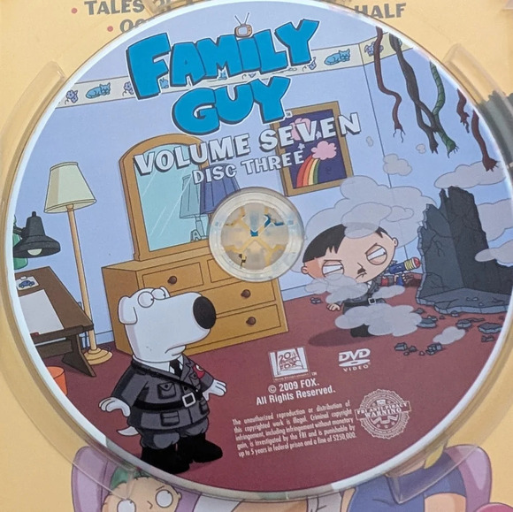 Family Guy Volume 7 (EUC) - Picture 5 of 5